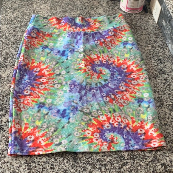 LuLaRoe Dresses & Skirts - LuLaRue Cassie tie-dye unicorn skirt size medium!!